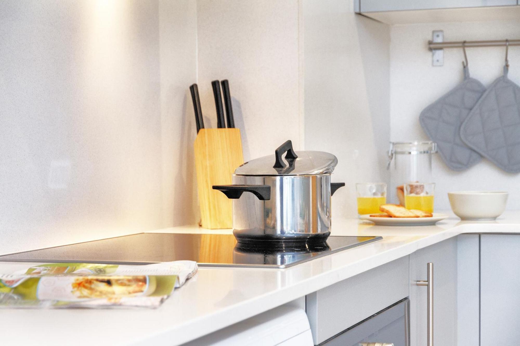 Feelathome Mozart Apartments Barcelona Eksteriør bilde