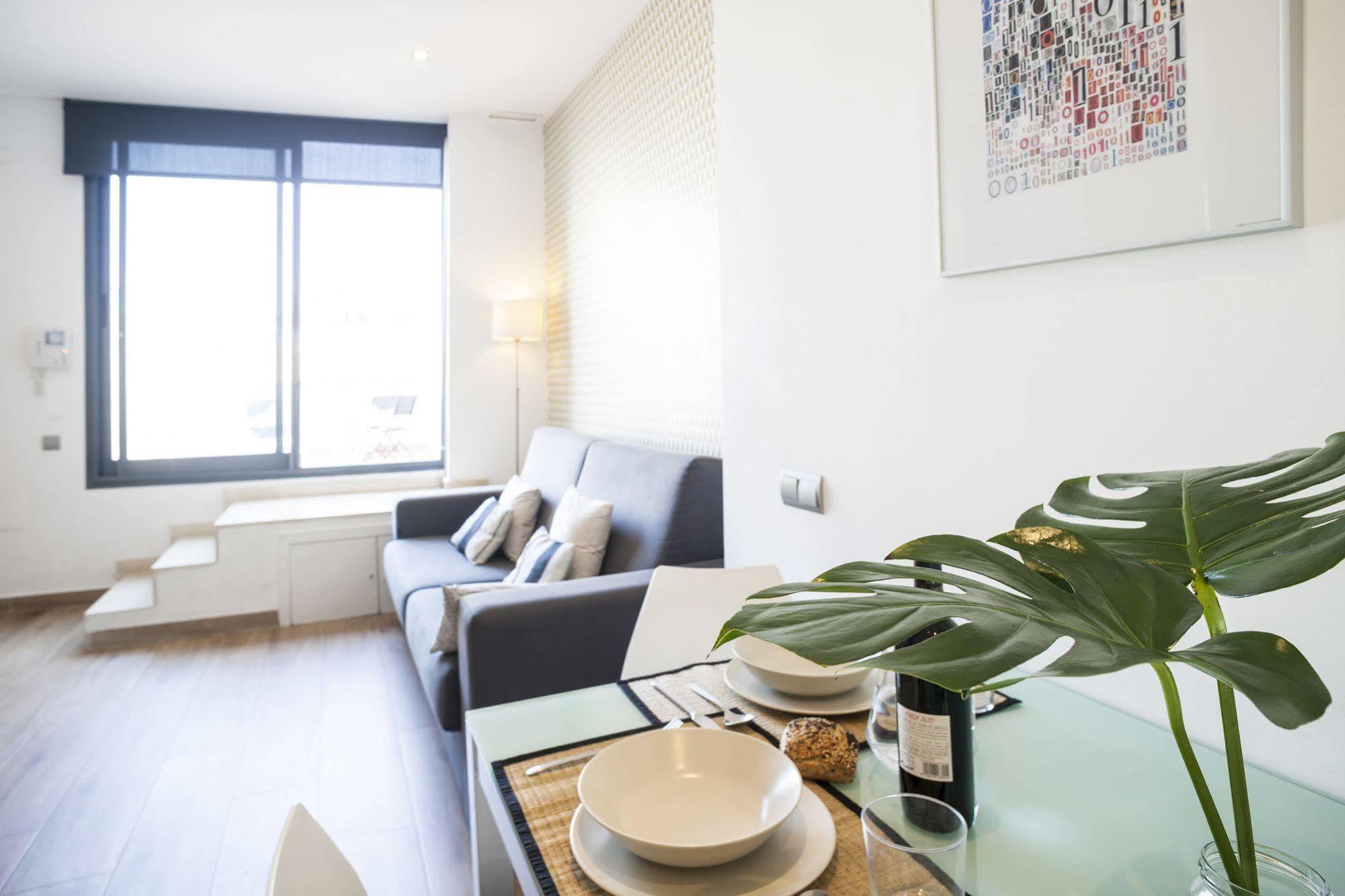 Feelathome Mozart Apartments Barcelona Eksteriør bilde